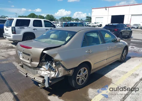 2006 Honda Accord 2.4 Ex z USA, uszkodzony, nr VIN 1HGCM56706A174657